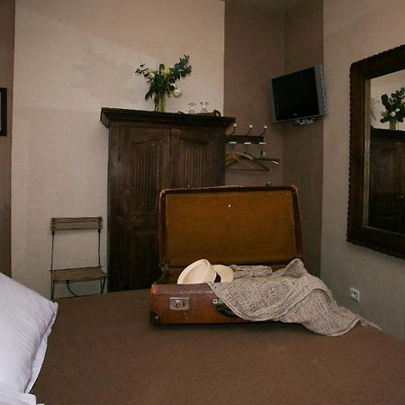 Une Autre Maison Otel Nyons Oda fotoğraf