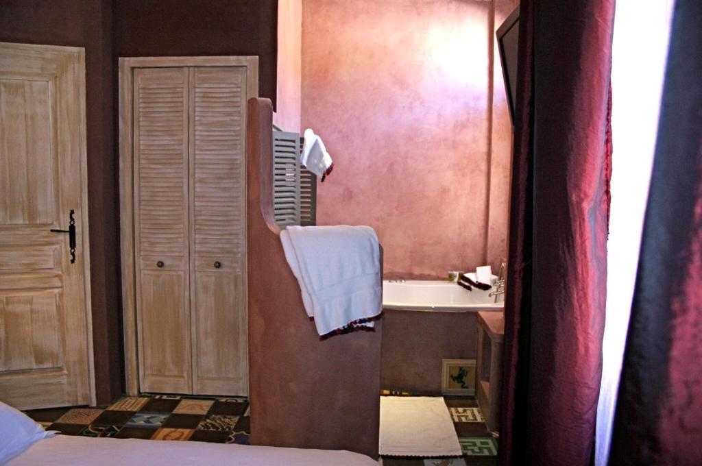 Une Autre Maison Otel Nyons Dış mekan fotoğraf
