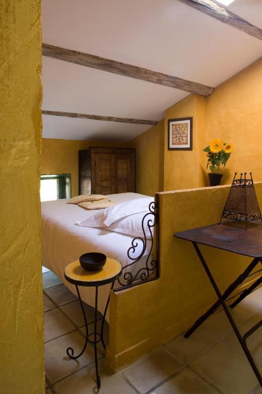 Une Autre Maison Otel Nyons Oda fotoğraf