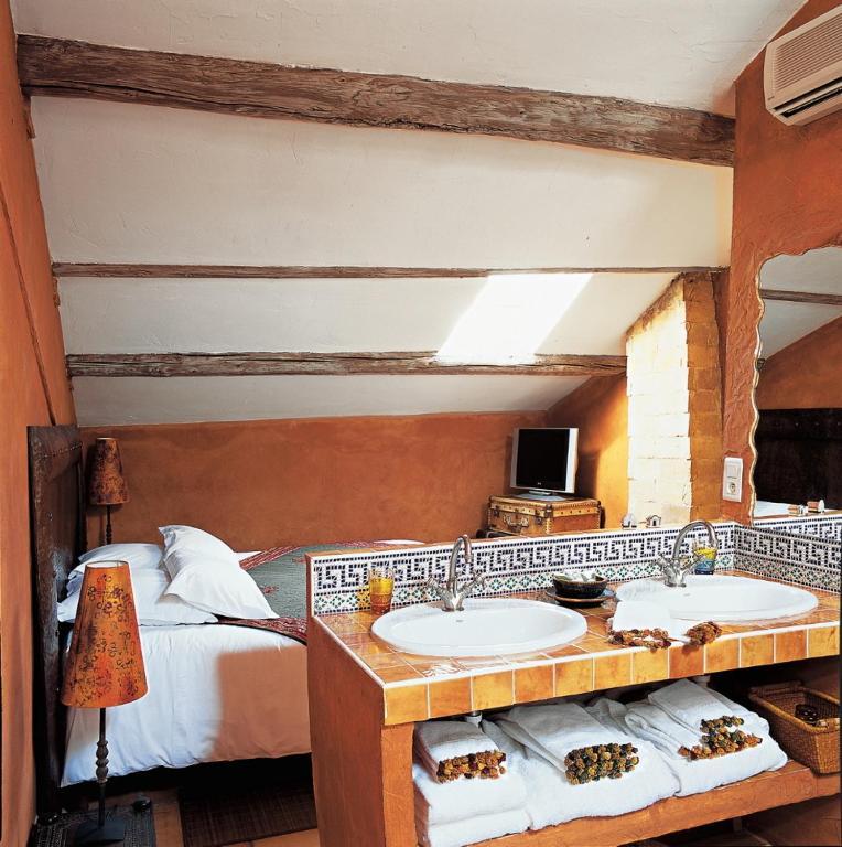 Une Autre Maison Otel Nyons Oda fotoğraf