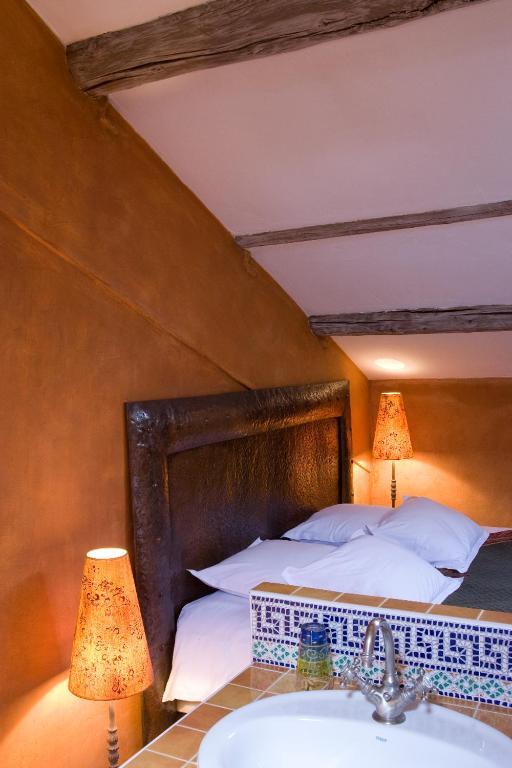 Une Autre Maison Otel Nyons Oda fotoğraf